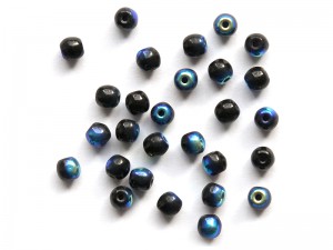 круглые черные бусы